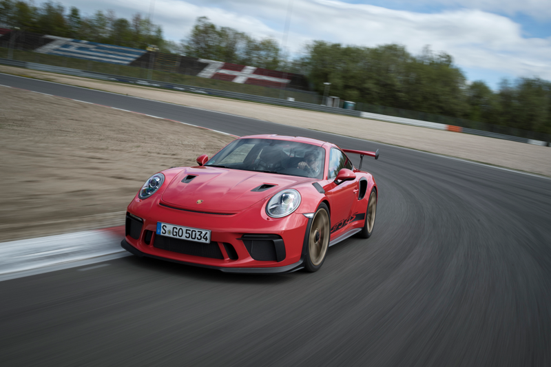 Illustration for article titled Put These Very Good 2019 Porsche 911 GT3 RS Photos In Your Life